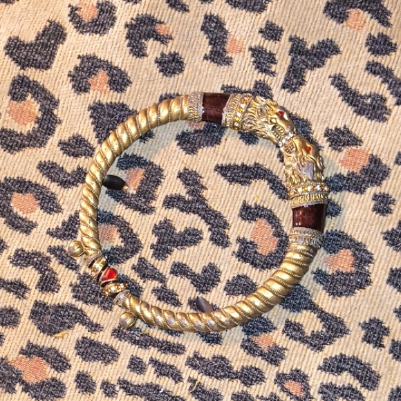 Regal Gold and Brown Lion Head Picture Frame - Picture 8 of 11